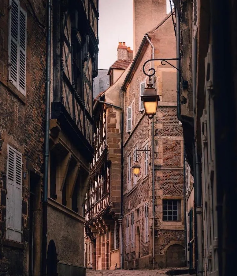 Studio dans Quartier historique de MOULINS Moulins  France